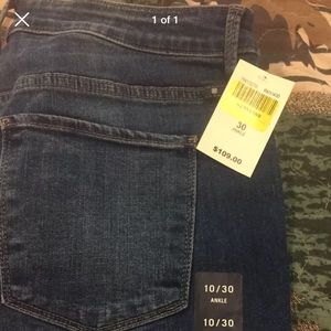 Woman’s Lucky Jeans NWT 10/30 ankle skinny